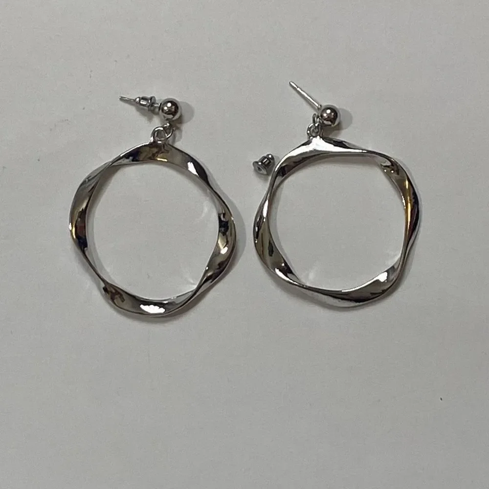 Fashion Jewellery Style 70s Retro Tone Silver Accessories Earrings